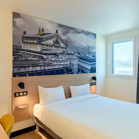 Отель Paris 3 Etoiles 3*